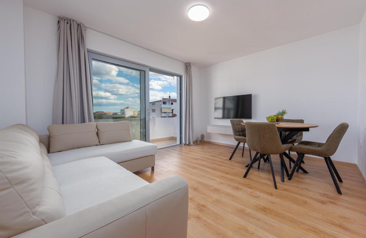 Rooms & Apartments Niko Sukosan Ngoại thất bức ảnh