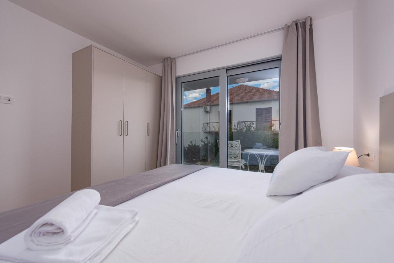 Rooms & Apartments Niko Sukosan Ngoại thất bức ảnh