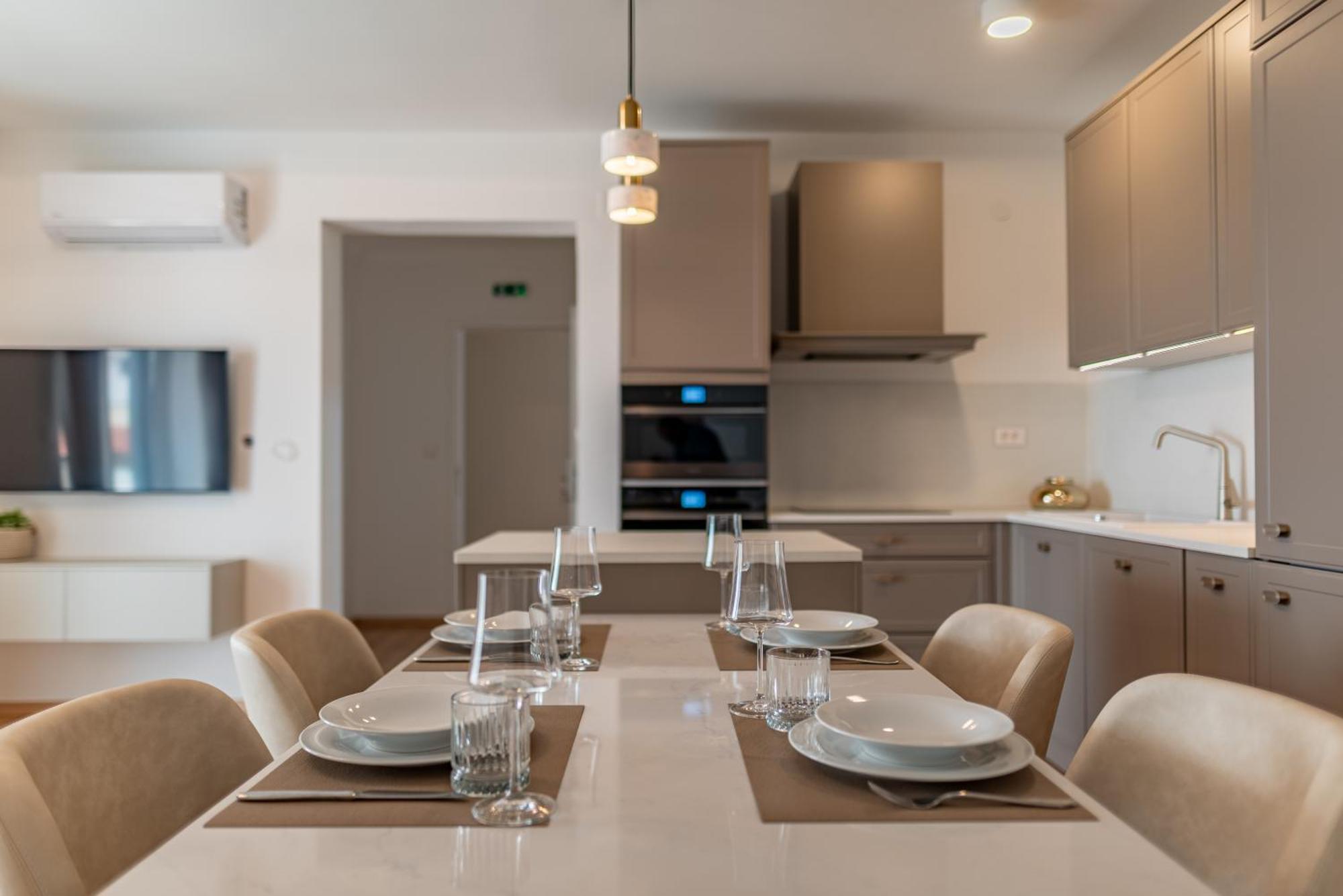 Rooms & Apartments Niko Sukosan Ngoại thất bức ảnh