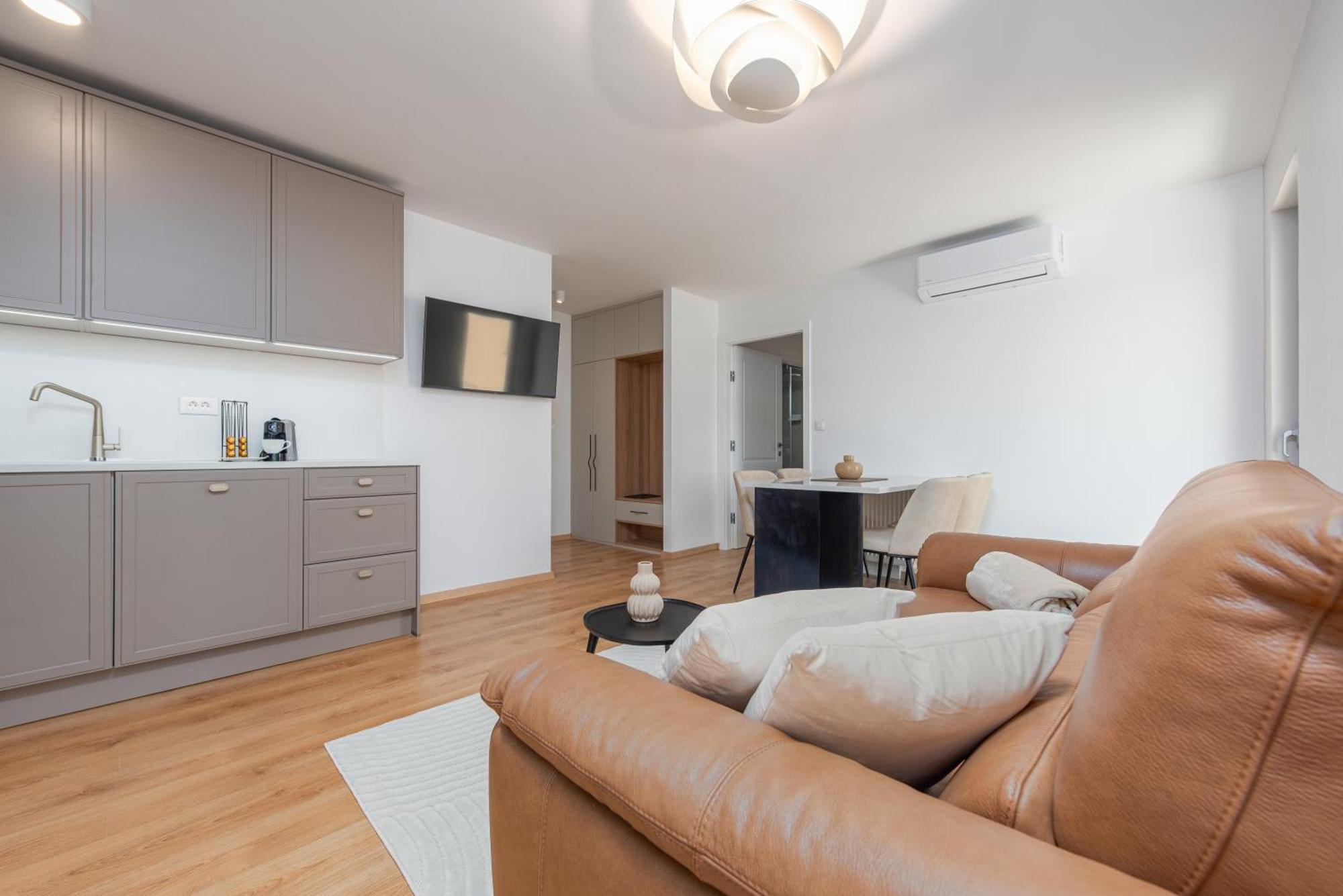 Rooms & Apartments Niko Sukosan Ngoại thất bức ảnh
