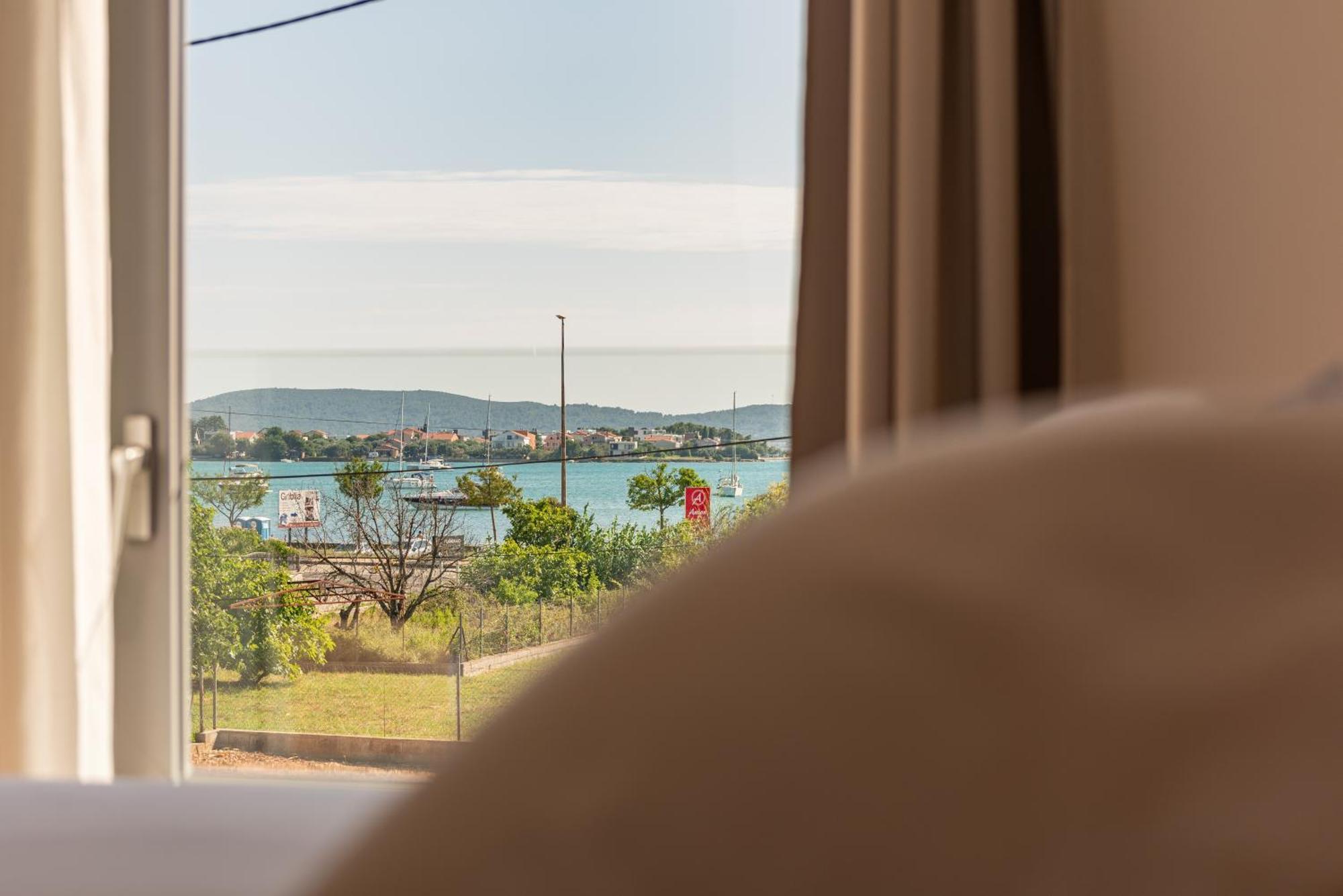 Rooms & Apartments Niko Sukosan Ngoại thất bức ảnh