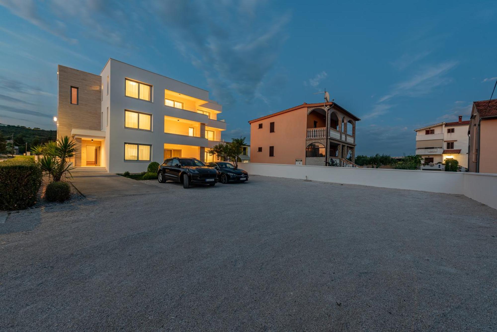 Rooms & Apartments Niko Sukosan Ngoại thất bức ảnh